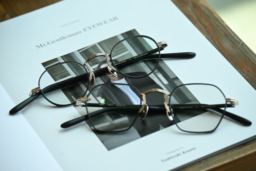 【ご主人様】◎フレーム：Mr.Gentleman EYEWEAR / EMMA　◎レンズ：HOYA / NULUX SENSITY DARK　【奥様】◎フレーム：Mr.Gentleman EYEWEAR / RYAN　◎レンズ：HOYA / NULUX SENSITY DARK