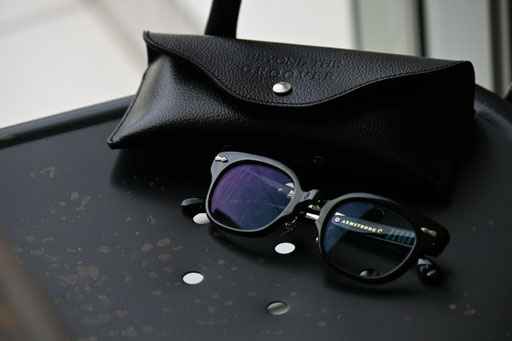 ◎フレーム：GROOVER SPECTALES／ARMSTRONG　◎レンズ：HOYA／NULUX1.60 SENSTY DARK GREEN