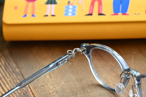 ◎フレーム：omodok／little-105M　◎レンズ：Ito Lens／ACROLITE1.60