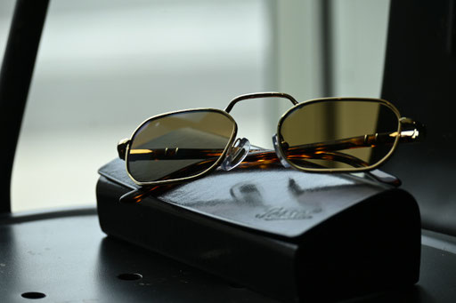 ◎フレーム：Persol／PO-1020V　◎レンズ：TALEX／RUSTER BROWN