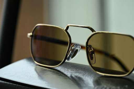 ◎フレーム：Persol／PO-1020V　◎レンズ：TALEX／RUSTER BROWN