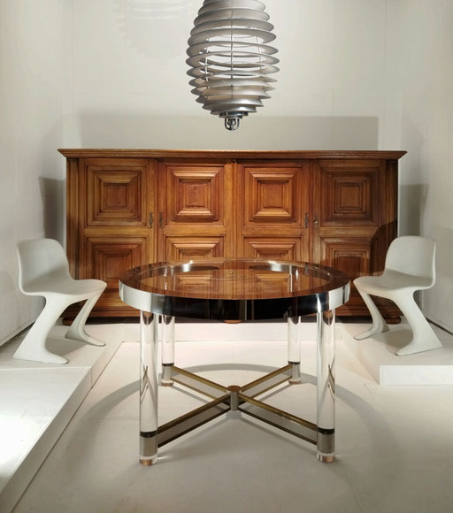 Biosca Handcraften Spanish Brutalist Storage 1940s / Ernst Möckel "Z" Chairs for Horn Collection, 1969 / Poul Heningsen Spiral lamp, 1943. PN.Modern