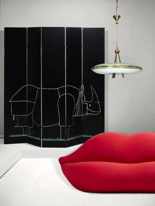 François-Xavier Lalanne & Kazuhide Takahama Rhinos Screen for Gavina, 1974 / Studio 65 "Bocca" Sofa from 1970 to 2008, Italy / Max Ingrand Pendant Lamp for Fontana Arte, Italy, 1954 - PN.Modern pnmodern