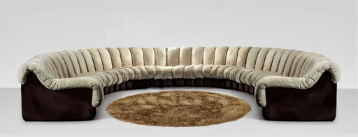  De sede  Ueli Berger, Eleanora Peduzzi Riva, Heinz Ulrich, K.Vogt.   "DS-600", Sectional "Snake" Sofa by De Sede / Antique Brown Goat Wool Flokati Rug, 1960s. PN.Modern