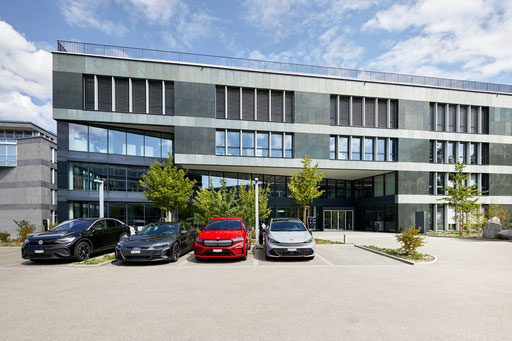 Elektromobilität, Elektroauto, amag, amag Import, Elektorauto, Elektroladestation, Ladeinfrastruktur, Emobilität, Erneuerbare Energie, Geschäftsgebäude, Bilderpool, Bildserie, Bildwelt