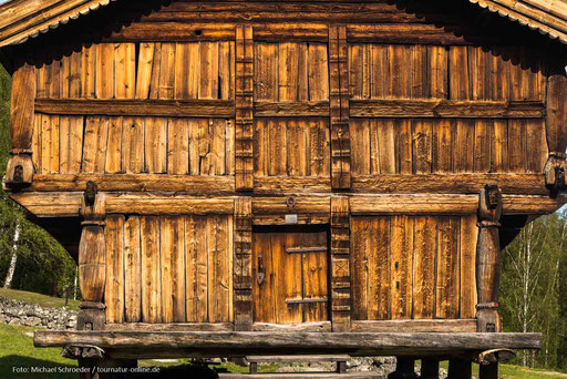 Üblicherweise ist ein Stabbur aus Holz gebaut.
