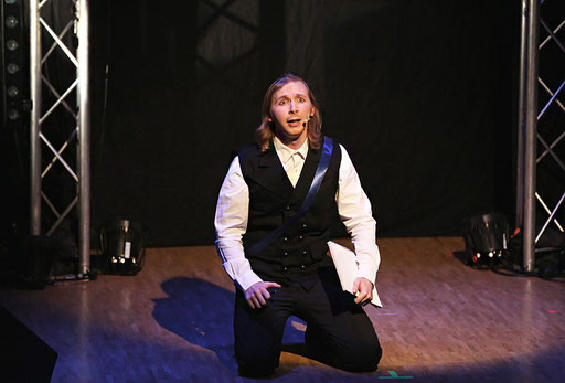 Curtain UP 2024