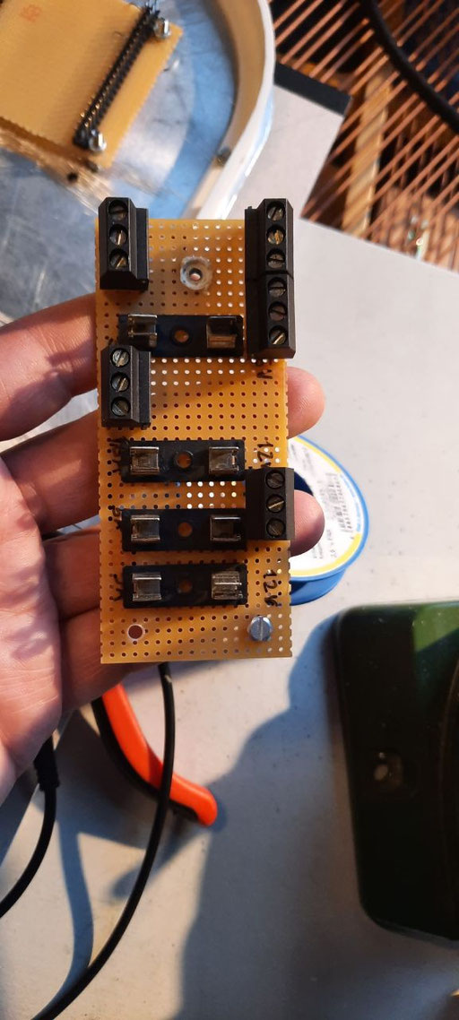 DC distributor / fuses box board upperside