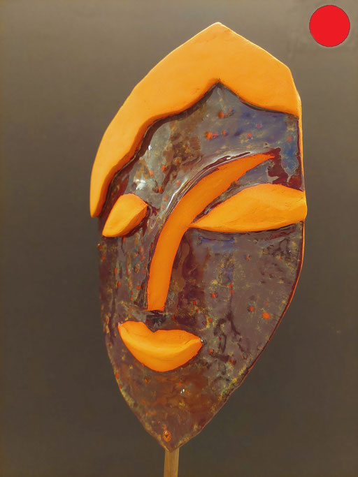 "Keep smiling" Keramik aus rotem Ton, teilweise glasiert, 21 cm hoch