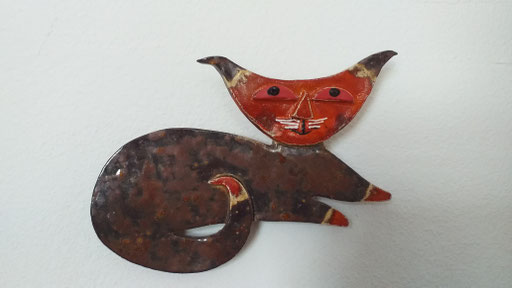 „Kellerkatze“ - rotschwarz Keramik aus weißem Ton rot und schwarz glasiert 25 x 17 cm