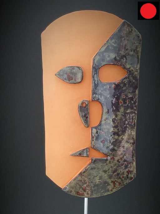 Vierter... "Vier ungleiche Brüder" Keramik aus rotem Ton, teilweise glasiert, 25 cm hoch