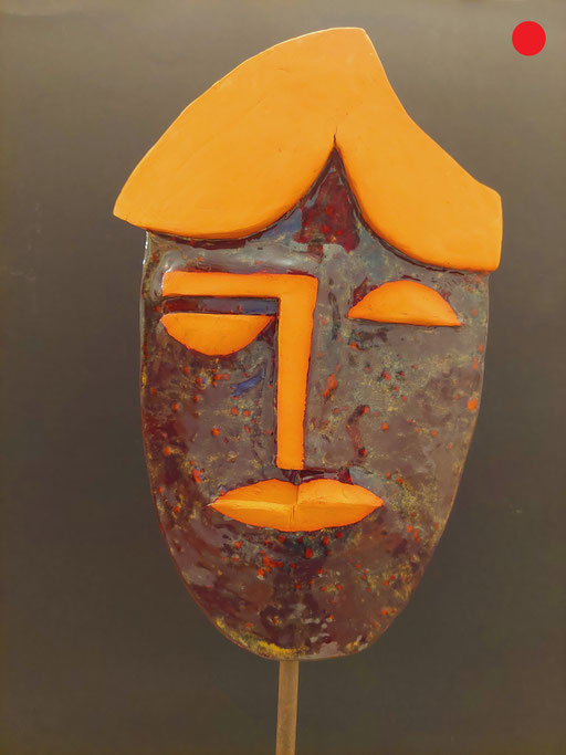 "Half T" Keramik aus rotem Ton, teilweise glasiert, 25 cm hoch