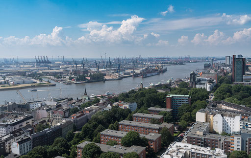 Blick von der Aussichtsplattform über Hamburg