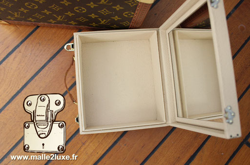 boite a flacon Louis Vuitton vintage 1972 a vendre