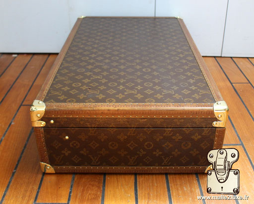Angle de la valise Bisten – qualité artisanale signée Louis Vuitton