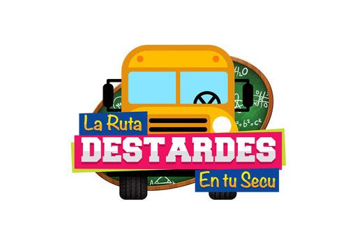 Sección en donde algunos conductores del programa DESTARDES visitan una Secundaria. Multimedios Televisión, Una empresa de Grupo Multimedios. Derechos Reservados ©