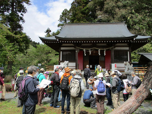 白山神社　白山神社は歯苦散(はくさん)　とも書き、歯痛平穏のご利益による歯の神様として信仰されてきました。