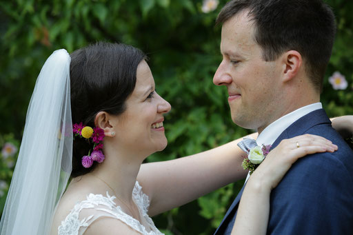 Hochzeitsfotografie-Brauthand-M504