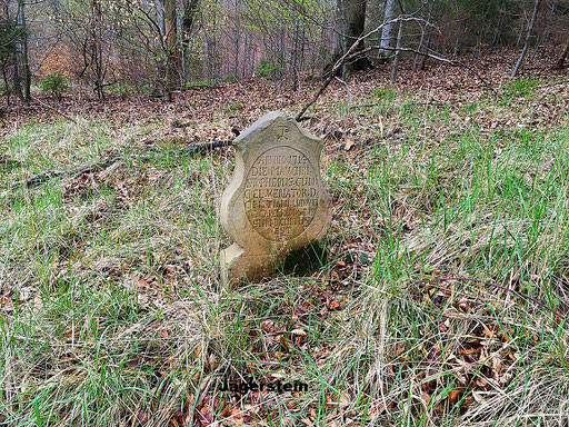 Der Jägerstein, Grabstele des tot aufgefundenen Jägers des Schlossherrn von Capellan 1714.