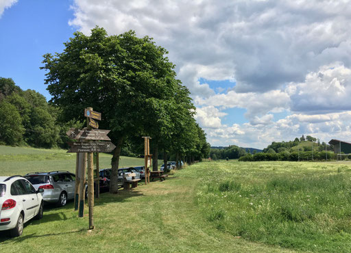 Wanderparkplatz Sportplatz, Start und Ziel des Familienpfad Point India.