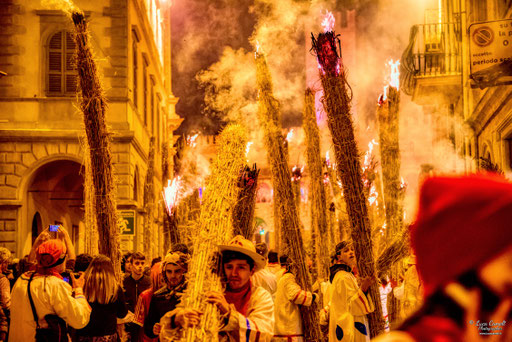 Storie Di Un Attimo • Festival Popolare Della Fotografia 2024 ~ Carnevale Storico di Offida • Processione Vlurd. © Luca Cameli Photographer