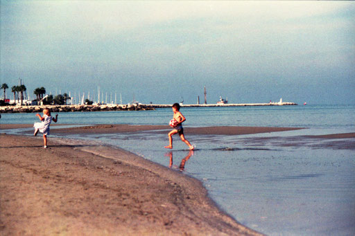 Analog Sparks International Film Photography Awards 2024 ~ Summer End (San Benedetto del Tronto). © Luca Cameli Photographer