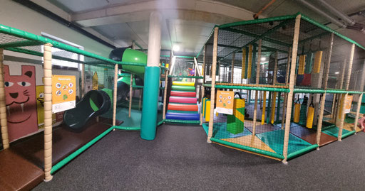 Indoorspielplatz direkt gegenüber in der K1 Hütte (beim Restaurantbesuch)