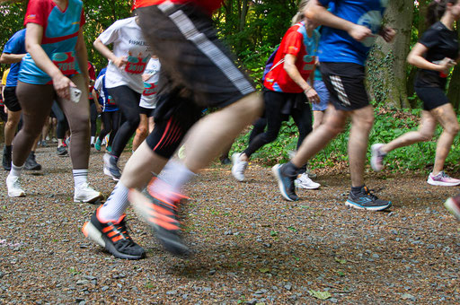 Darmstädter Lauf-Treff Streckenposten beim Merck-Firmenlauf, Foto: Christa Daum