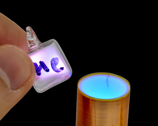 helium cube, helium cubes, helium density cubes, metal density cubes, helium cube for collection and display, helium rarefied, helium ampoules, helium ionized sample, helium low pressure
