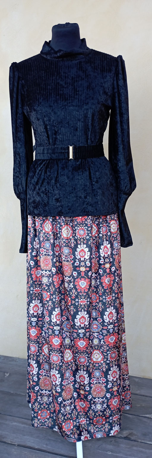 Jupe et tee-shirt en velours