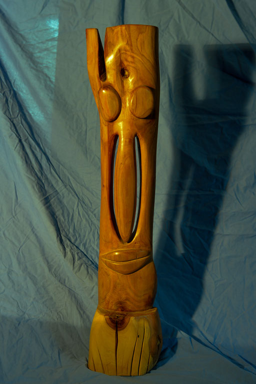 Nr. 19 / JOSEF GRUNWALD / "Iyashiloungo", Skulptur, Zwetschkenholz, ca. 66 cm, (verkauft)