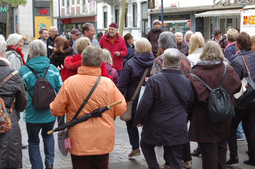 Geballte Frauenpower bei der Senioren-Flashmob-Aktion im Rahmen des IZGS-Projekets GESCCO | Foto: IZGS