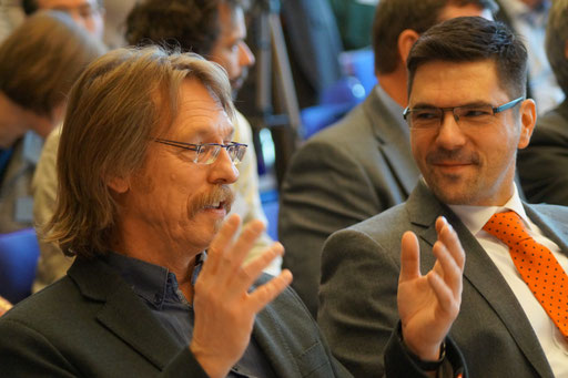 (v.l.) Prof. Dr. Ulrich Dolata, Universität Stuttgart und Prof. Dr. Michael Vilain, Initiator des Social Talk und geschäftsführender Direktor des IZGS der EHD  | Social Talk 2016 © Sabine Schlitt, EKKW