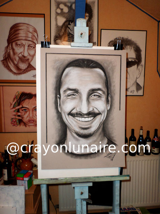 Portrait Ibrahimovic fusain et pierre blanche