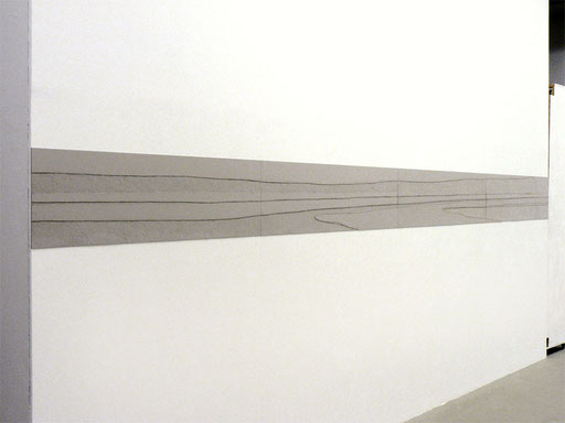 ANJA HOINKA «p18» (Pappschnitt, 4-teilig), 2006, Buchbinderkarton, 40 x 530 x 0,3 cm