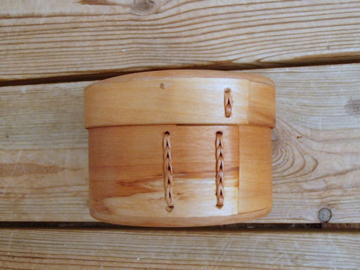 Målad askar för gåva / 贈り物の絵付け箱 - 北欧・スウェーデンの