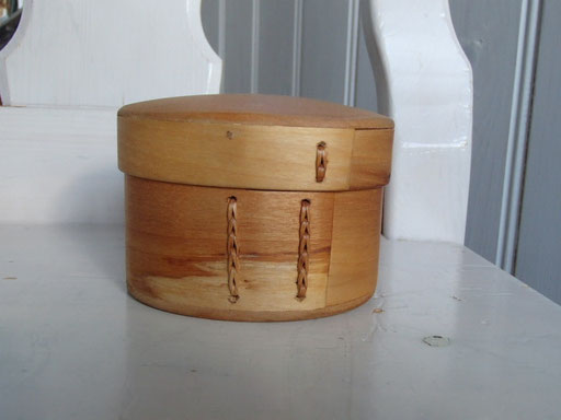 Målad askar för gåva / 贈り物の絵付け箱 - 北欧・スウェーデンの