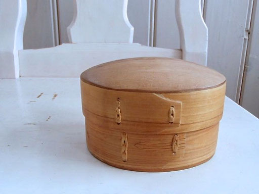 Målad askar för gåva / 贈り物の絵付け箱 - 北欧・スウェーデンの