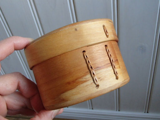 Målad askar för gåva / 贈り物の絵付け箱 - 北欧・スウェーデンの