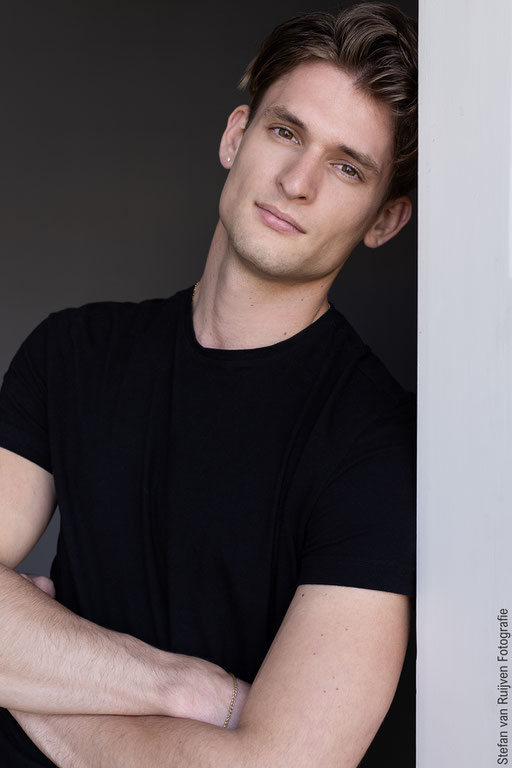 Model, Mannelijk model, Malemodel, New Face, Casting, Modellenwerk, Modellenbureau, inschrijven als model, model worden, foto's laten maken als model, fashion, fotograaf, photographer, Portfolio, Portfolio shoot, Modelportfolio, The Portfolio Studio