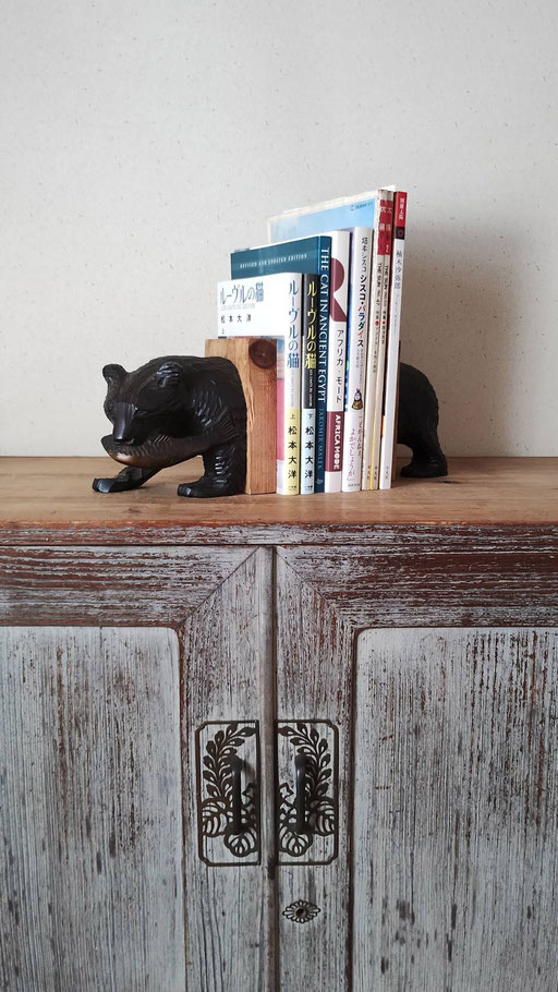 Antique bear bookend