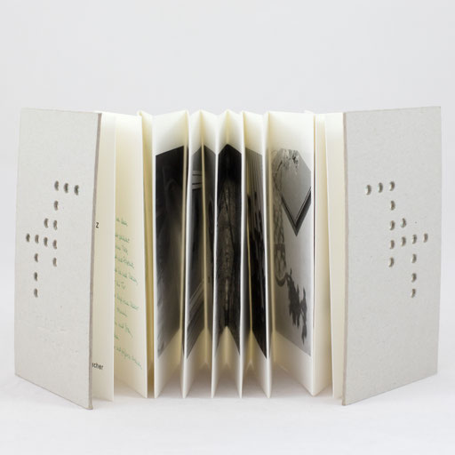 DAS LEBEN - EIN TANZ (2024), Bilder von Kirsten Radermacher und Text von Jutta Höfel