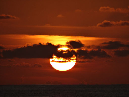 Smiley Soleil sur le Lagon à l'Ermitage