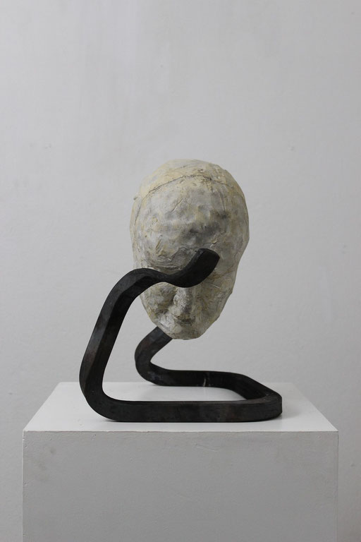 Christian Feig, Bittend, aus der Serie: Die 9 Emotionalen, 2014, Beton & Stahl, 37 x 29 x 44 cm