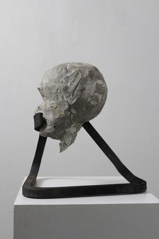 Christian Feig, Fürchtend, aus der Serie: Die 9 Emotionalen, 2014, Beton & Stahl, 40 x 31 x 37 cm