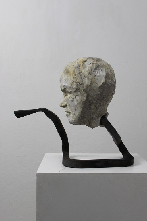 Christian Feig, Befehlend, aus der Serie: Die 9 Emotionalen, 2014, Beton & Stahl, 40 x 26 x 46 cm