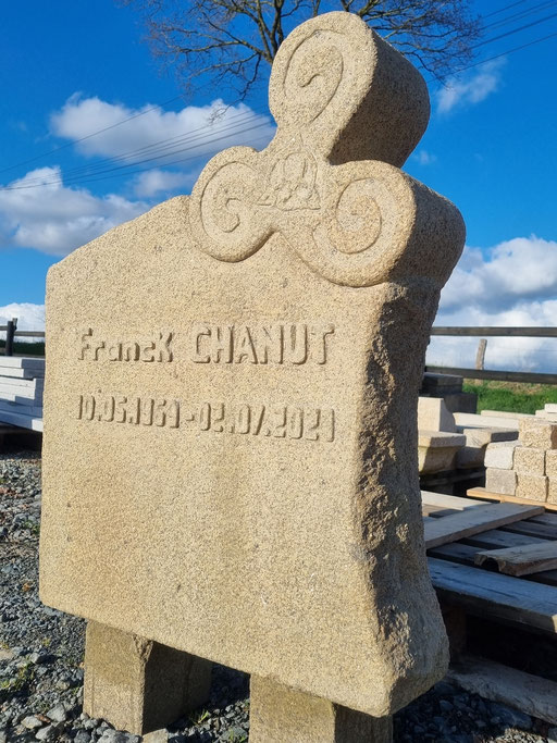 Stele granit triskell 