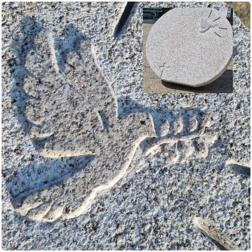 Colombe granit stele funéraire 