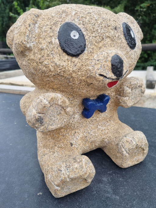 sculpture granit ourson