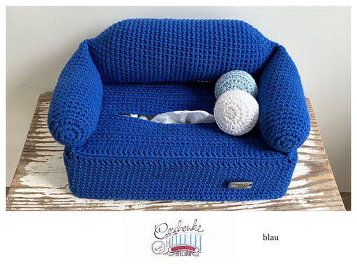 gehäkeltes Taschentuch-Sofa in der Farbe blau